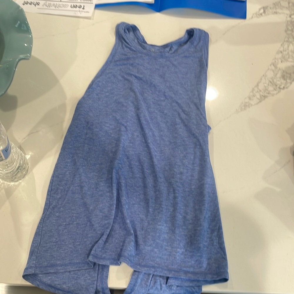 Gap training shirt